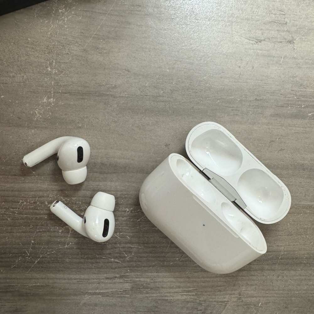 Apple AirPods Pro - Picture 5 of 9